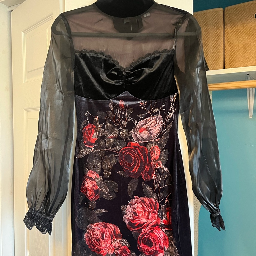 Chic Black and Red Floral Long Sleeve Dress